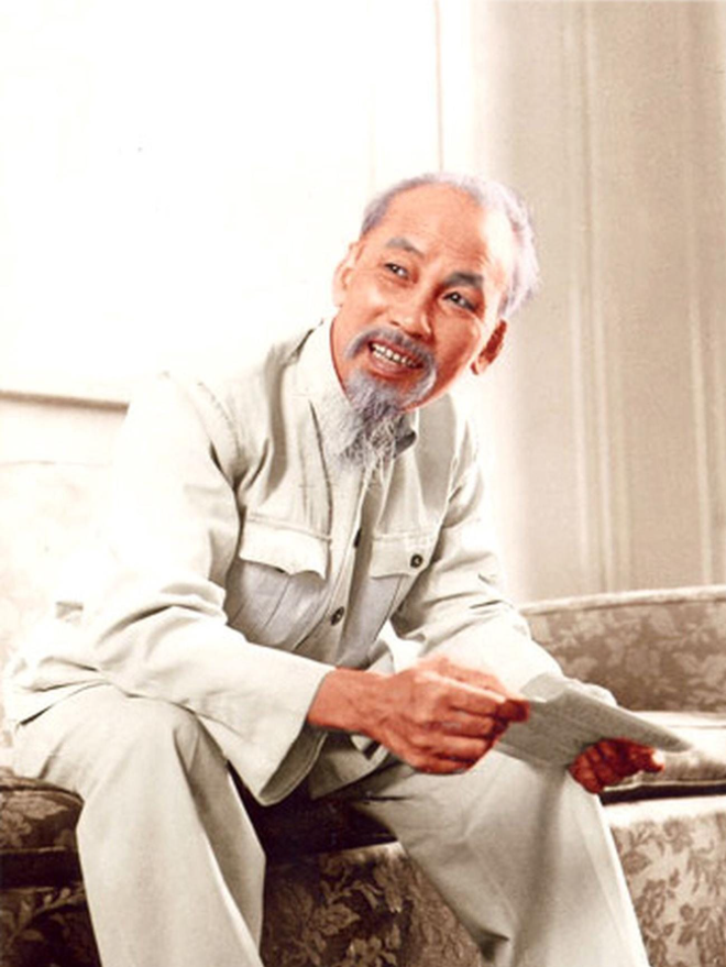 Mừng kỷ niệm 136 năm Ngày sinh Chủ tịch Hồ Chí Minh vĩ đại